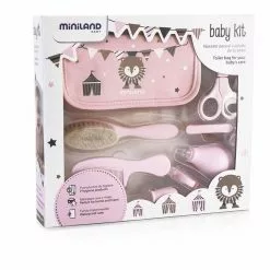 Miniland Baby Kit Con Per Pulizia Igiene Neonato Con Aspiratore Nasale, Pettine, Tagliaunghie 9 Miniland Baby Kit Con Per Pulizia Igiene Neonato Con Aspiratore Nasale, Pettine, Tagliaunghie -Negozio al dettaglio CYBEX GOLD 0040191 minilandbaby kit con per pulizia igiene neonato con aspiratore nasale pettine tagliaunghie