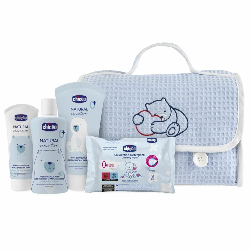 Chicco Beauty Baby Cosmetic Set Per La Nascita Con Pasta Cambio, Detergenti Natural Sensation E Salviette 3 Chicco Beauty Baby Cosmetic Set Per La Nascita Con Pasta Cambio, Detergenti Natural Sensation E Salviette